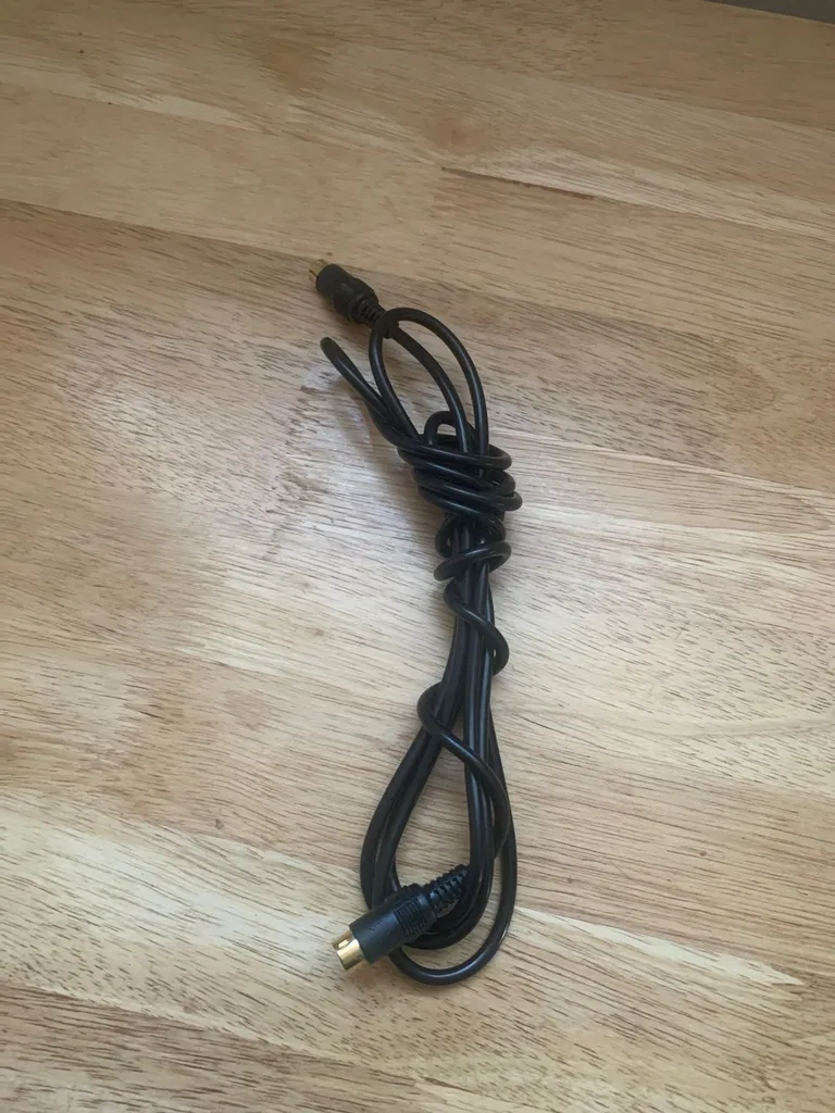 S-video Wire photo 1