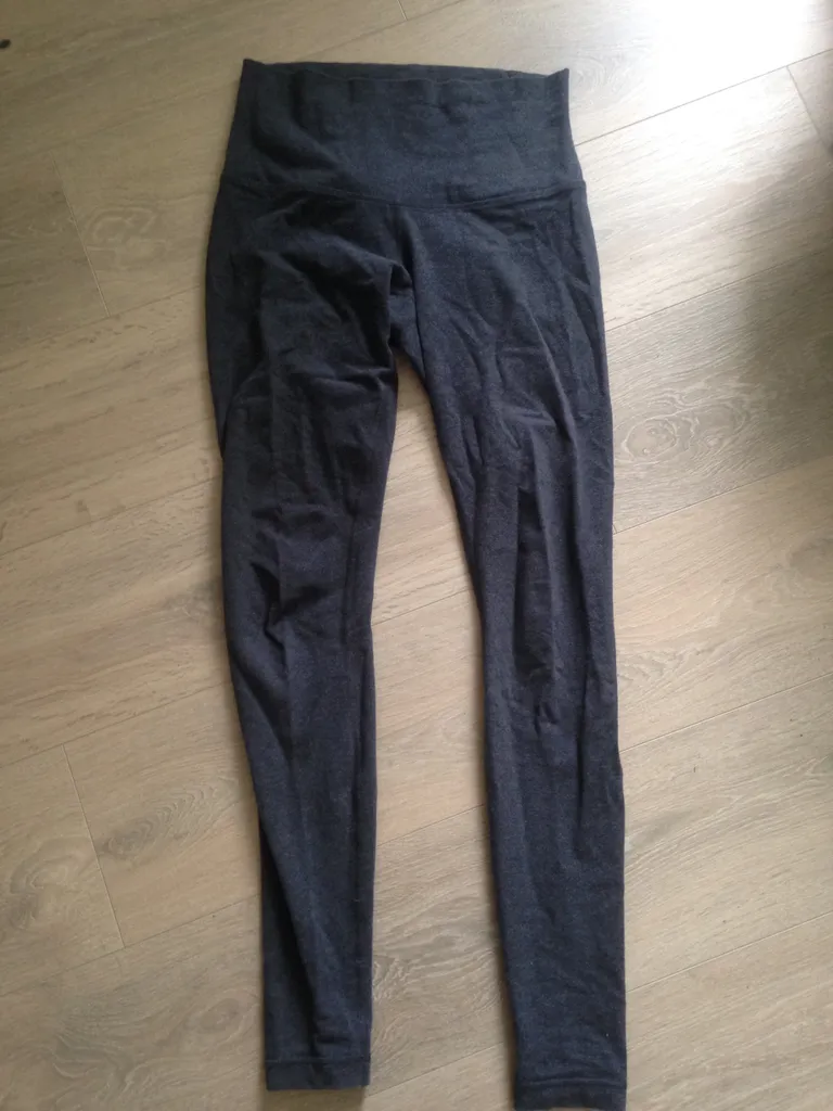 Lululemon yoga pants photo 1