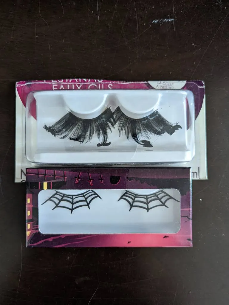 False Eyelashes photo 1
