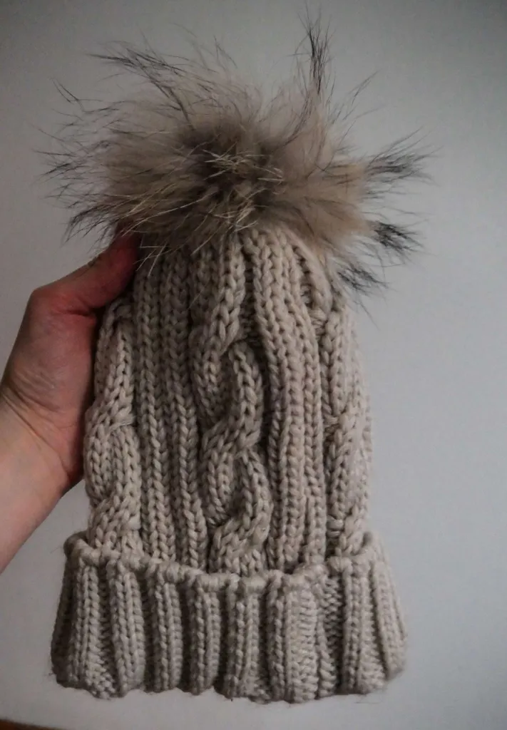tuque avec pompom en foururre photo 1