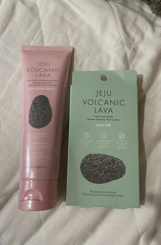 Korean (Face Shop) Cleansing Foam & Nose Strips photo 1