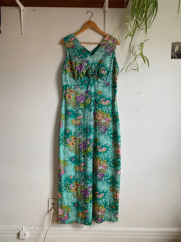 BEAUTIFUL vintage gown photo 1