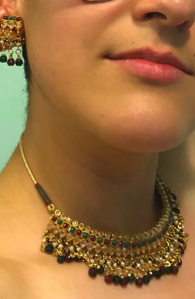 Stunning Vintage Beaded Necklace Earrings Set -- comes with o... photo 1