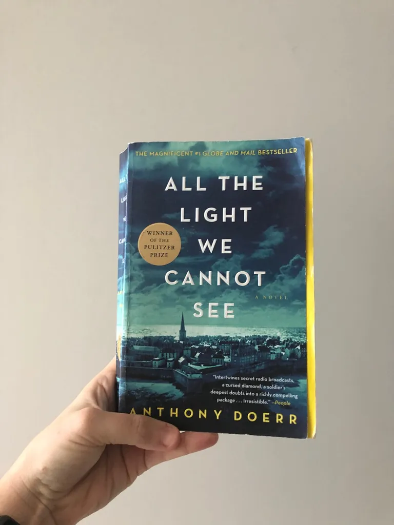 Book Bunz - All The Light We Cannot See photo 1