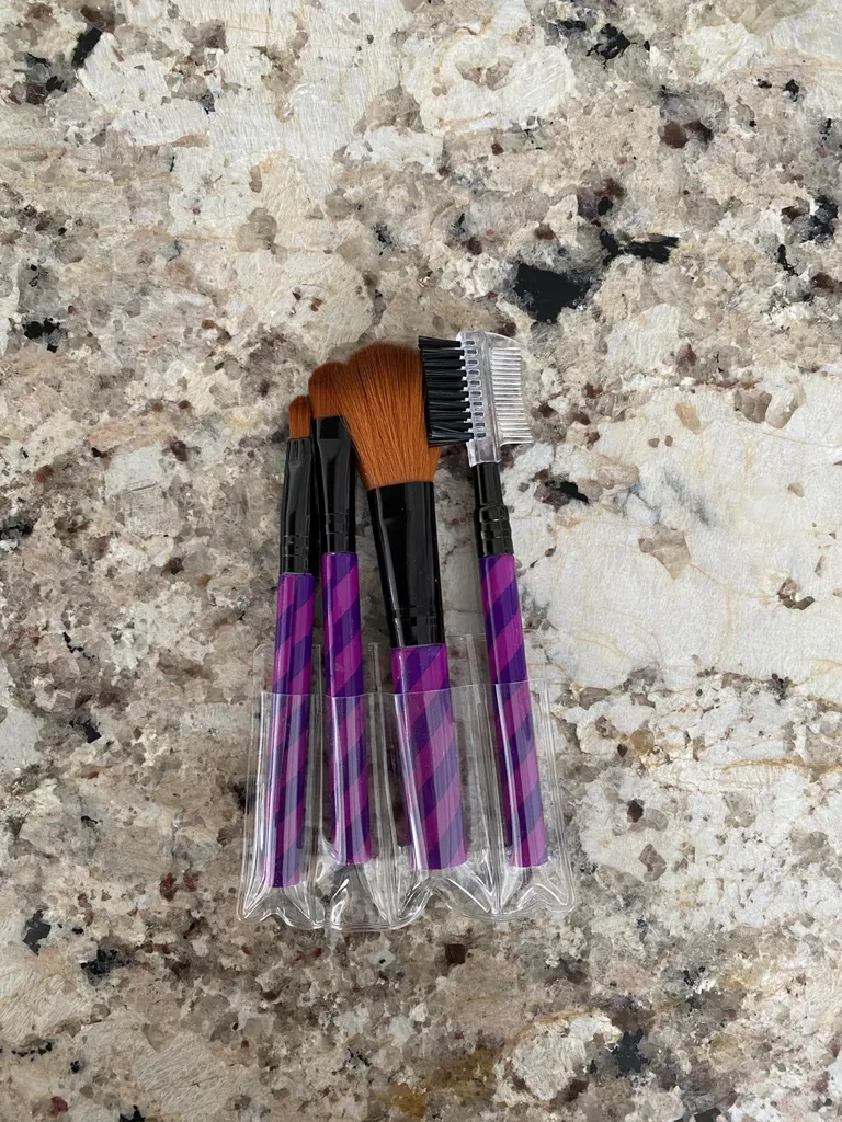 Brand New 4 Pc Travel Makeup Brush Set photo 1