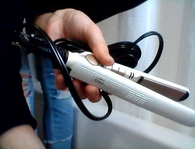 Travel Hair Straightener photo 1