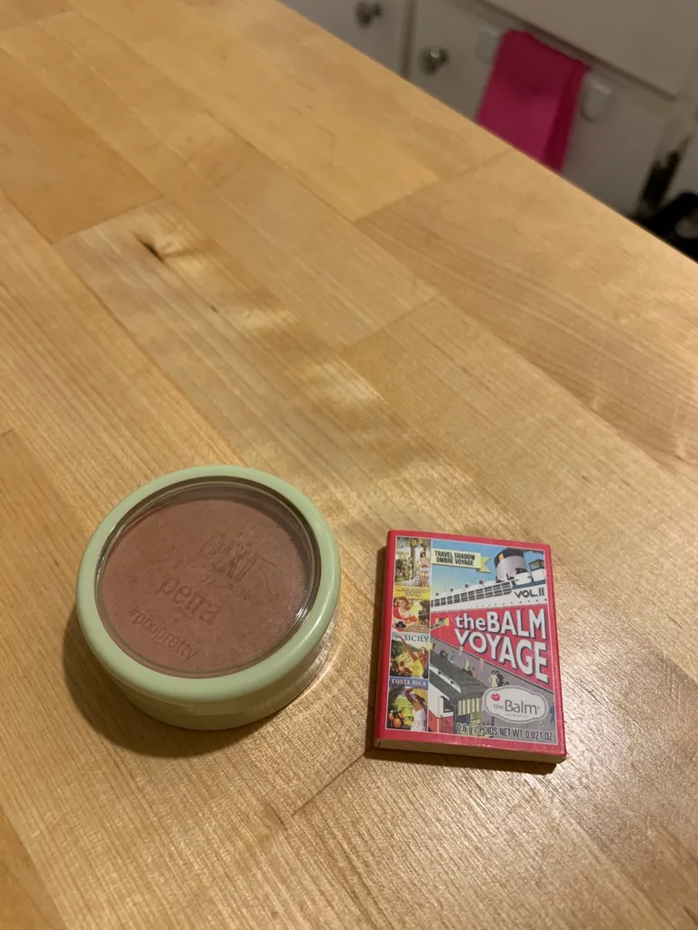 The Balm illuminizer photo 1