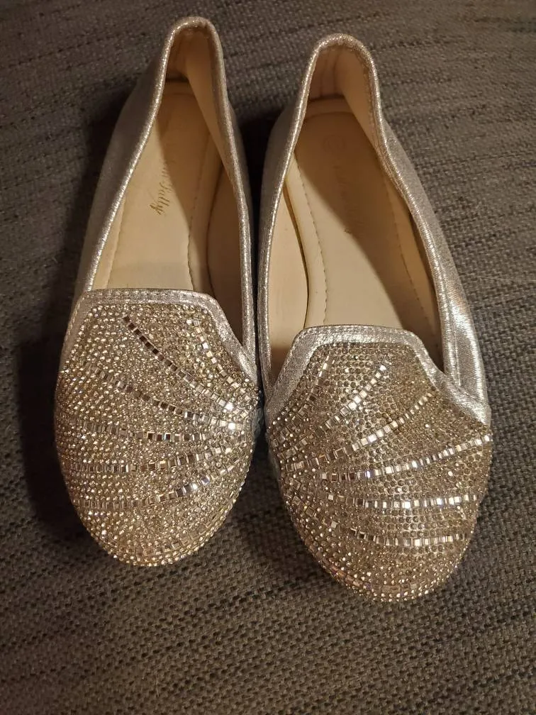 Girl's Rhinestone Shoes Size 33 photo 1