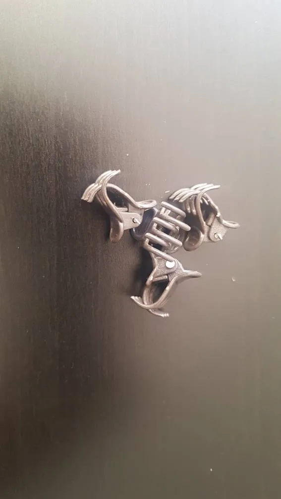 4 Plant Clips For Upward Growth photo 1