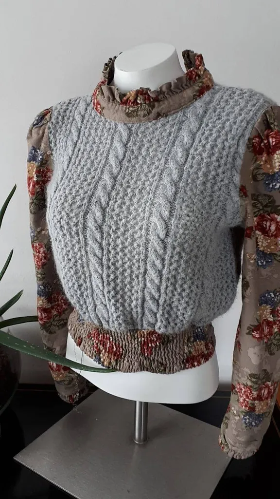 🆕️ Handmade Sweater photo 1