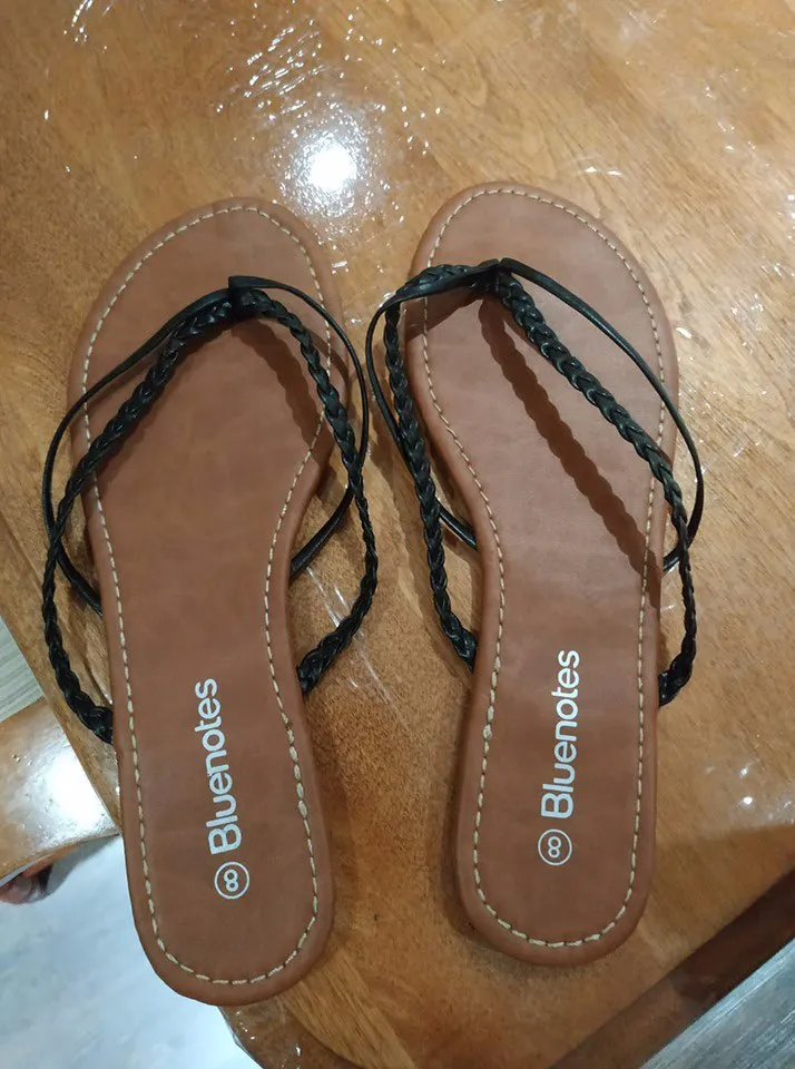 Bluenotes flipflops size 8 photo 1