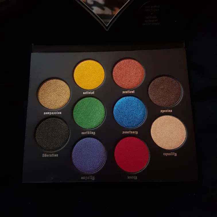 vegan eyeshadow palette photo 1