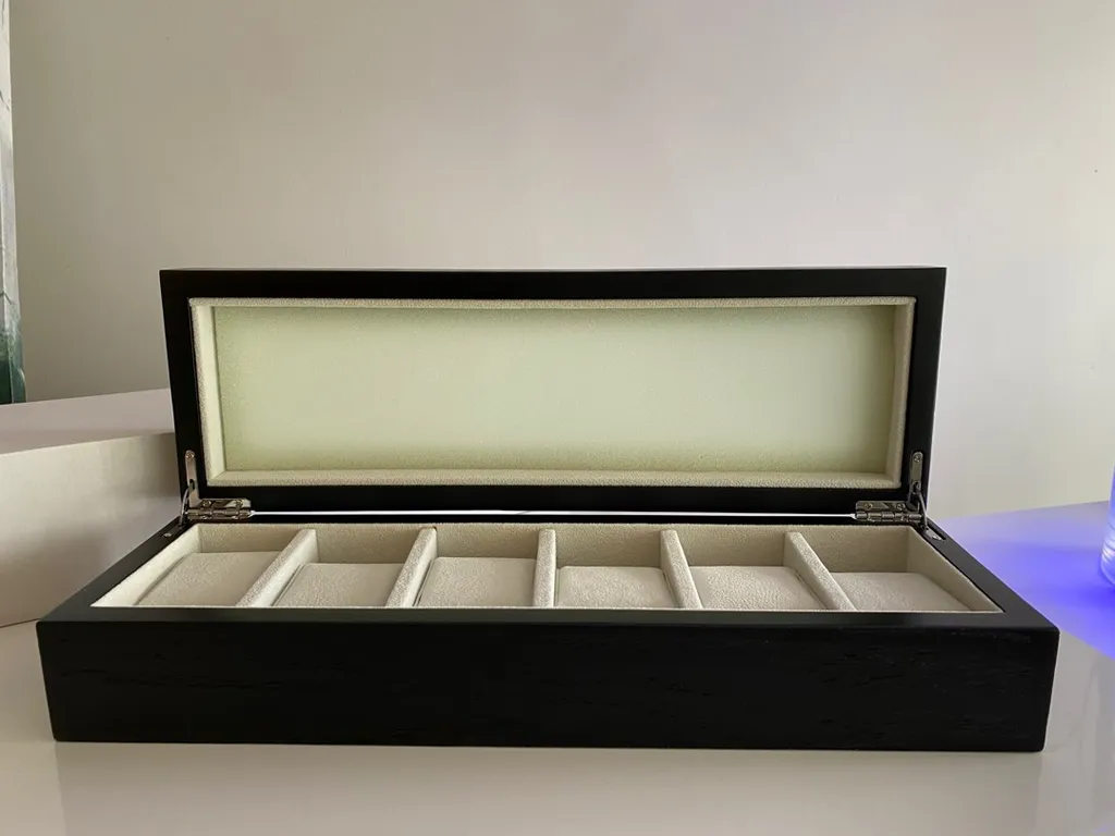 BNWB Wood Watch Box photo 1