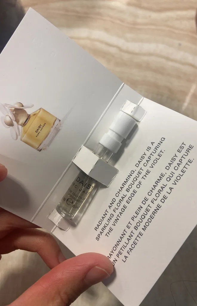 Daisy Perfume Marc Jacobs photo 1