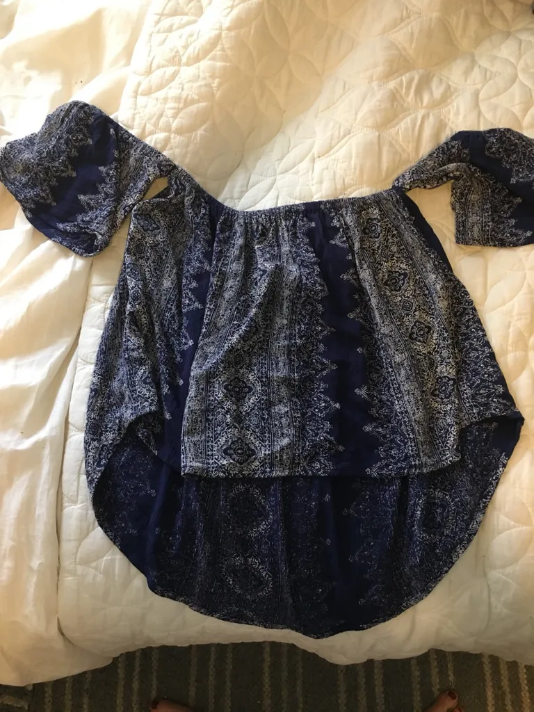 Billabong Cold Shoulder Top photo 1