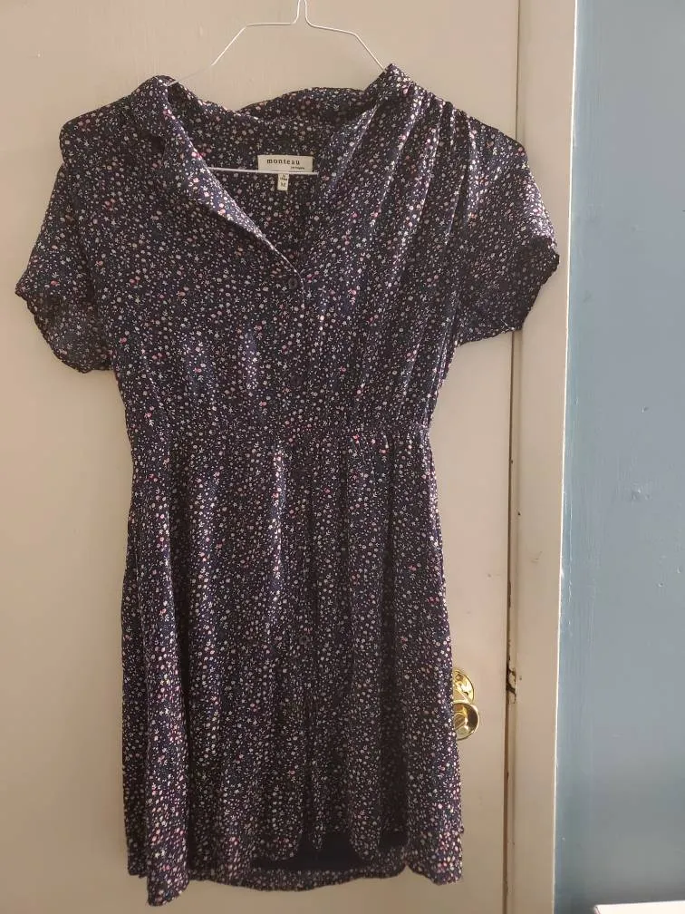 Size Medium Dress photo 1