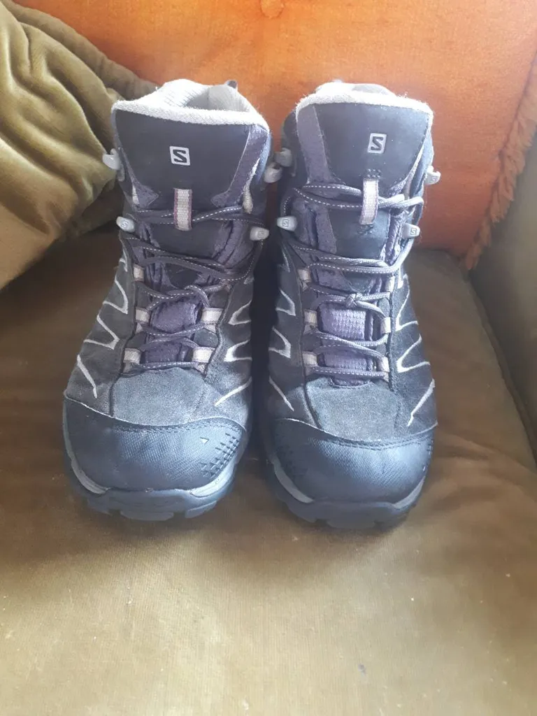 EUC Salomon Hikings Boots photo 1