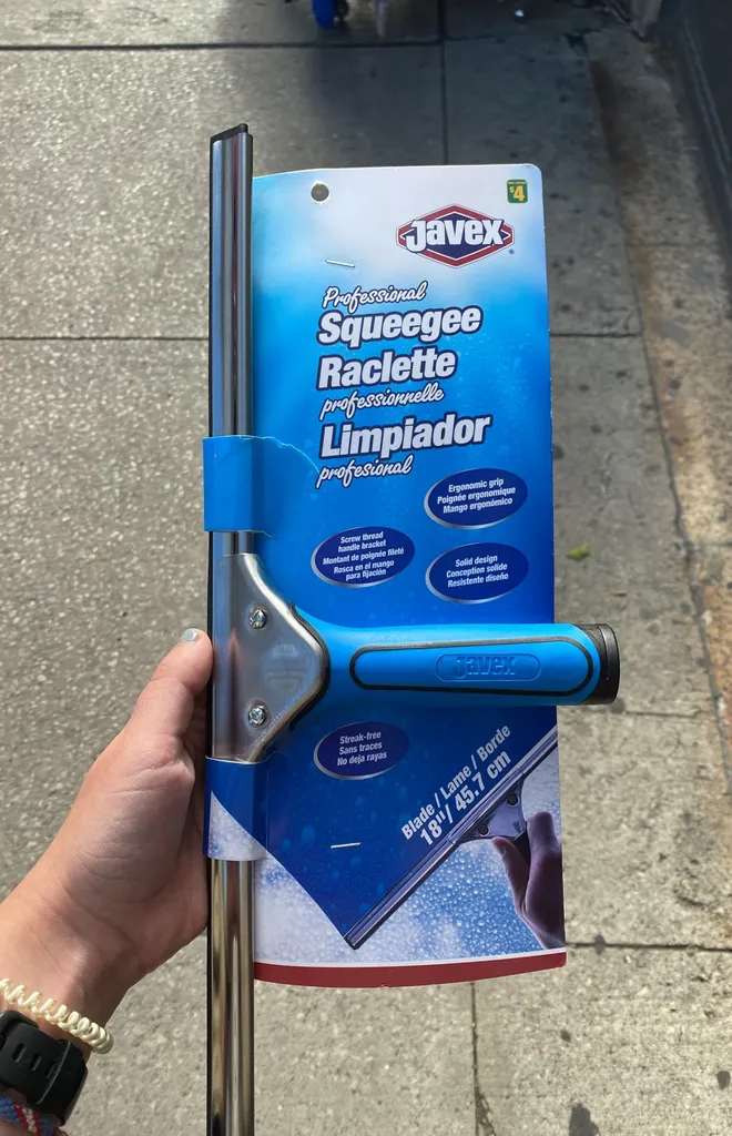 Squeegee photo 1
