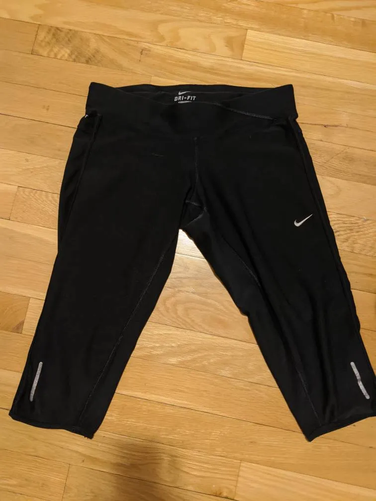 NIKE cropped Leggings photo 1
