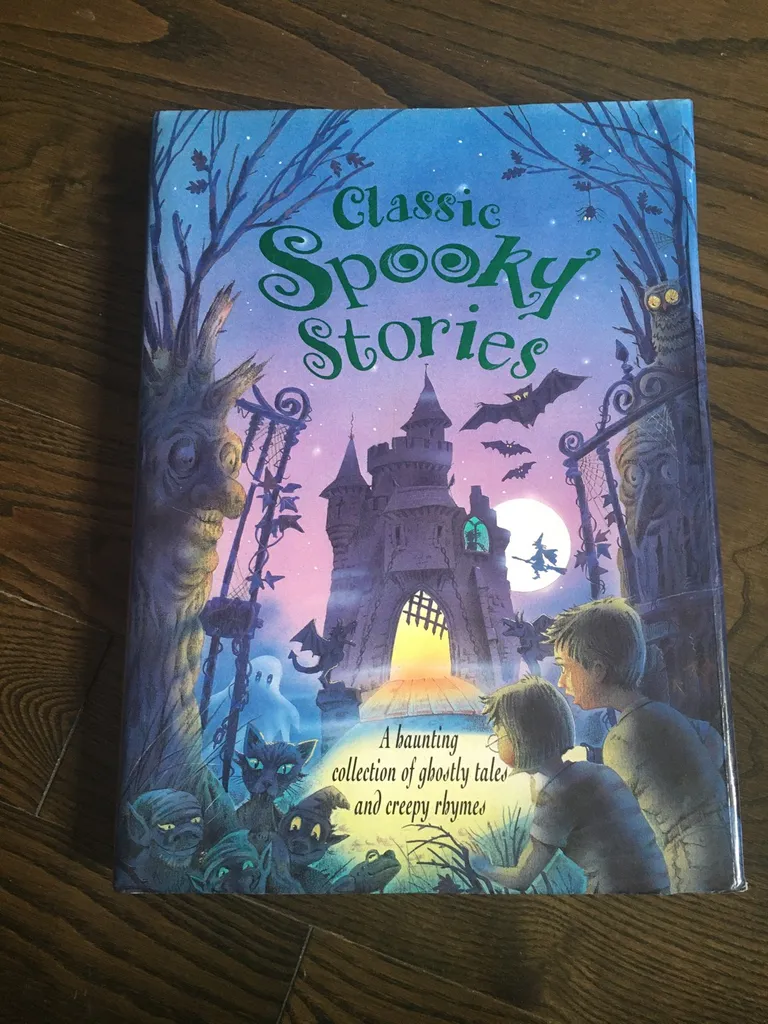 Glorious Classic Spooky Stories Book photo 1