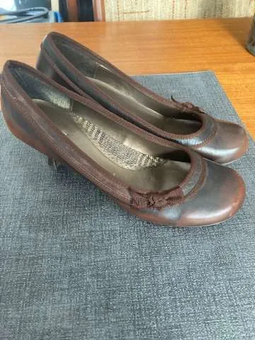 Vintage kitten heel shoes photo 1