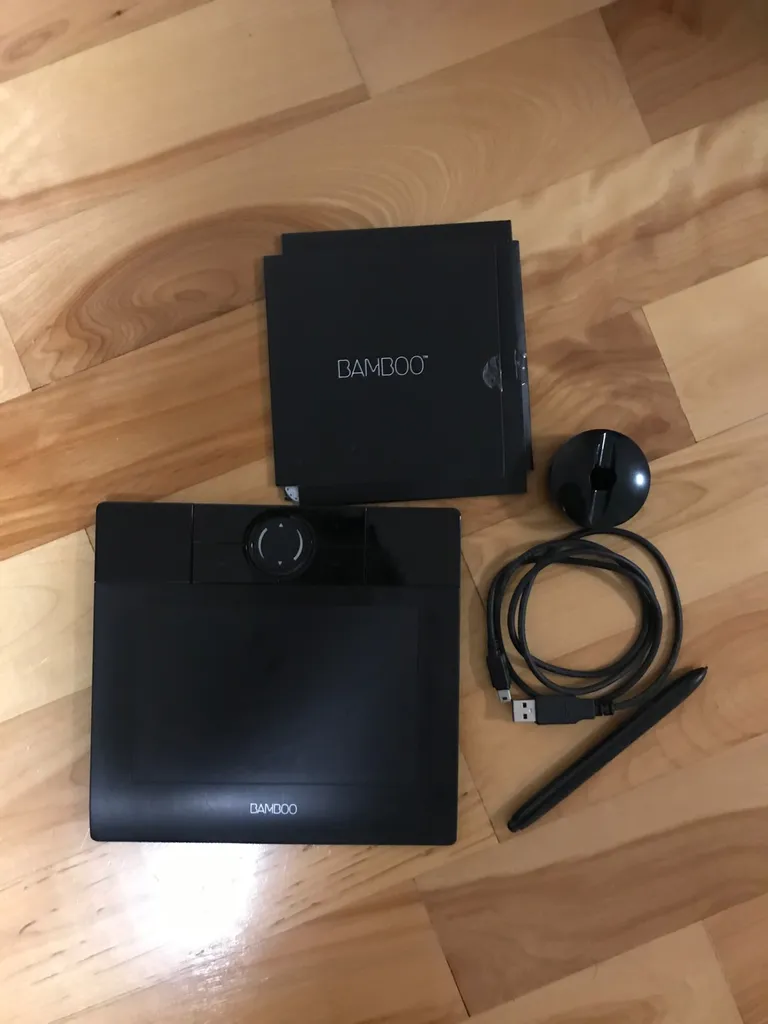 Bamboo Tablet And Stylus photo 1