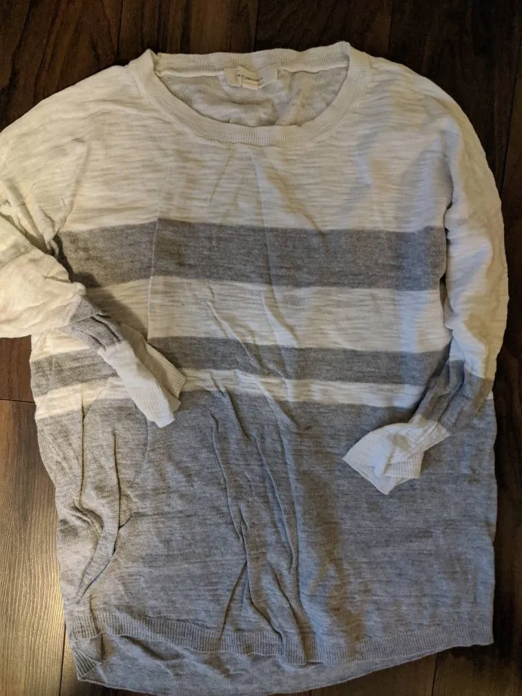 Free - Two By Vince Camuto - Lightweight Long Sleeved Shirt photo 1