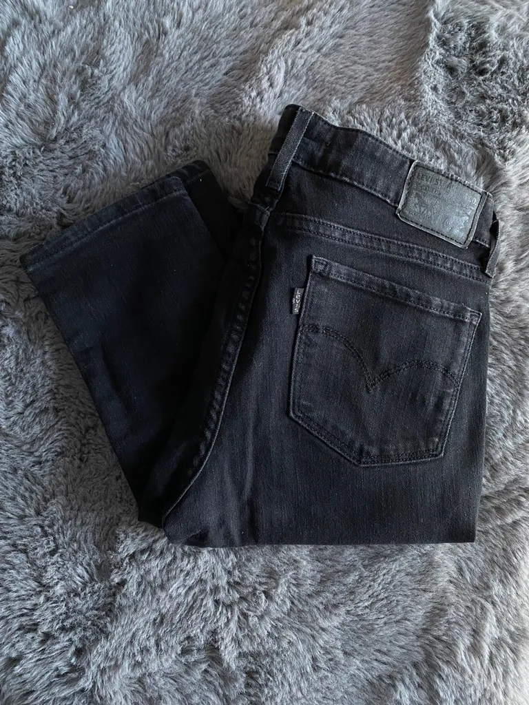 Levi’s 711 Black Skinny Jeans photo 1