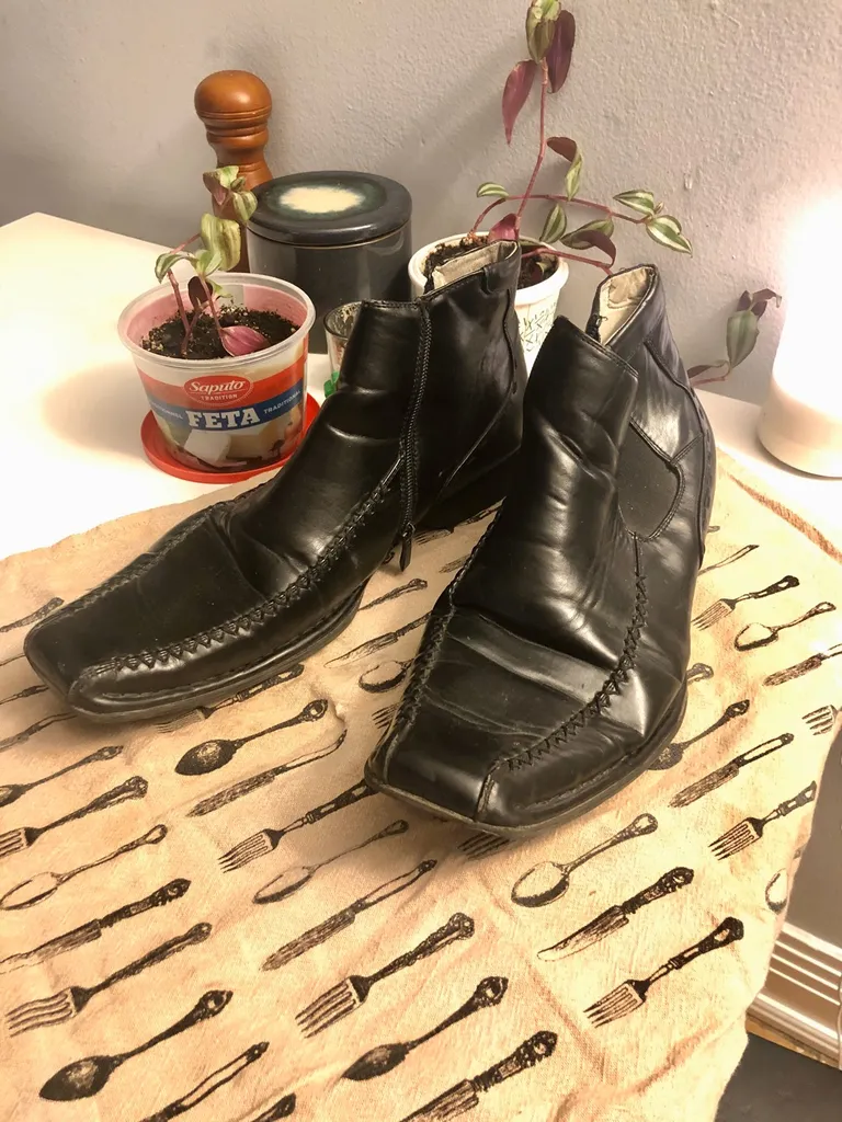 10.5 Men’s Chelsey Style Boots photo 1