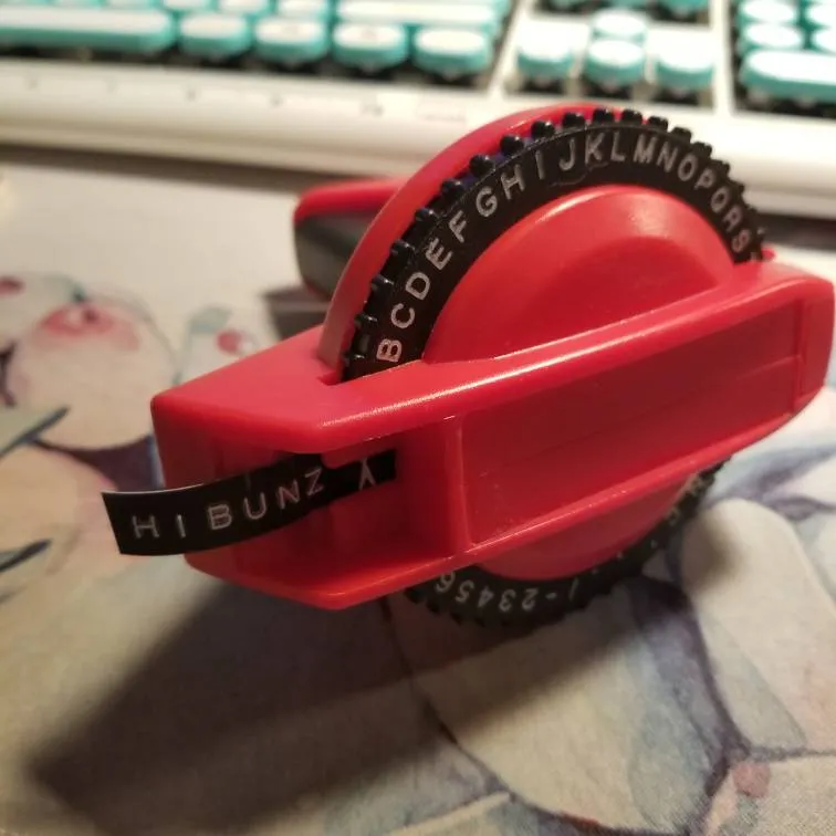 Esselte Label Maker photo 1