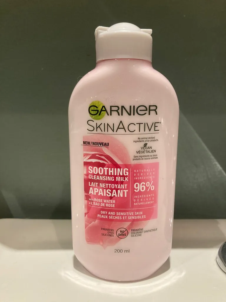 vegan soothing face cleanser photo 1