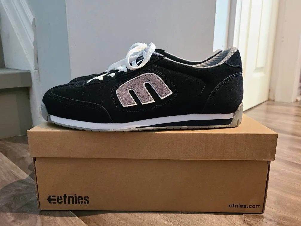 Etnies Lo Cut II Size 13 Never Been Worn Outside photo 1