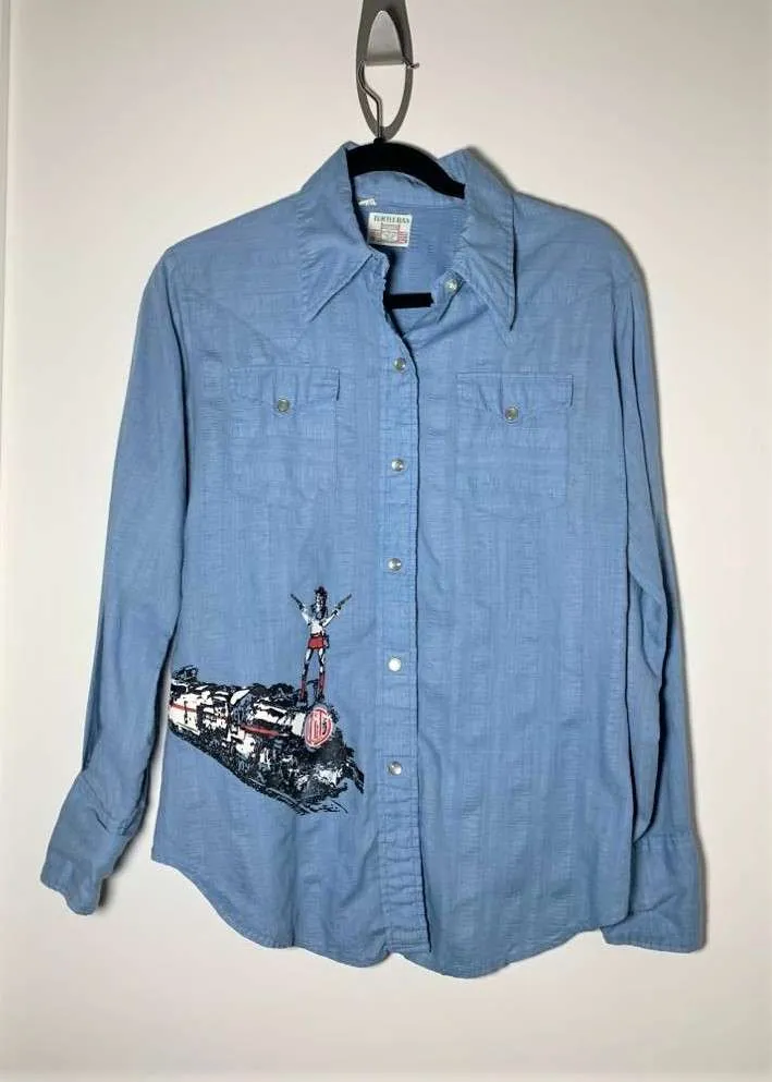Upcycled vintage shirt photo 1