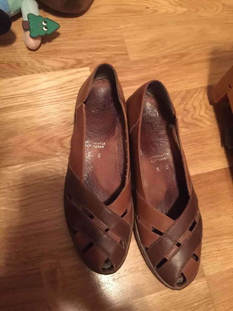 Leather Shoes photo 1