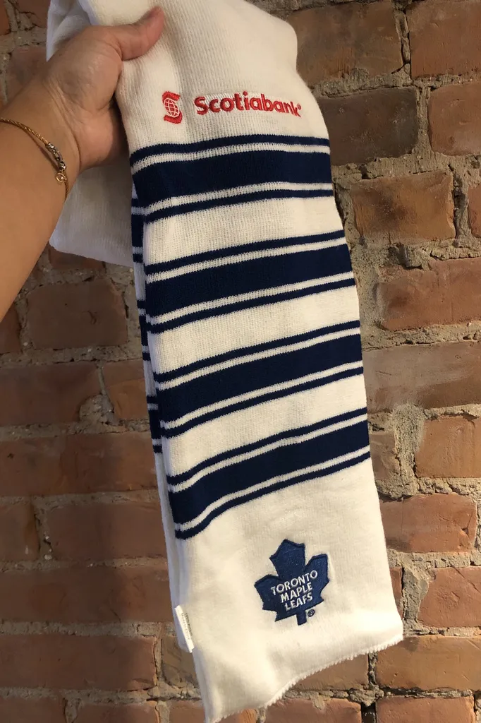 Leafs Scarf photo 1