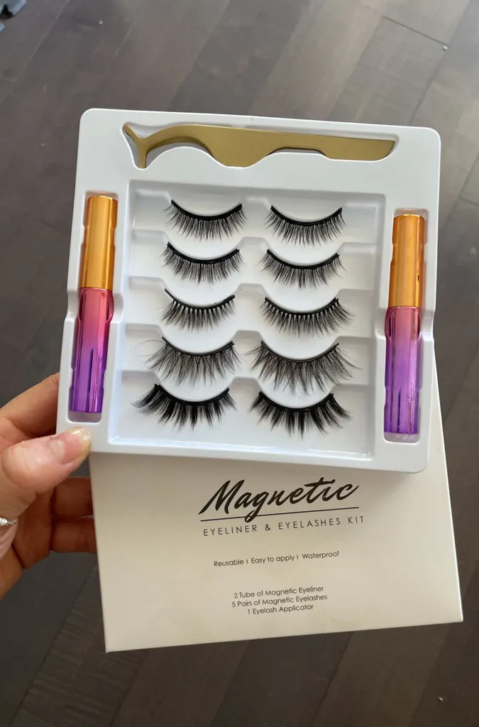 Magnetic Eyelashes And Liner Kit photo 1