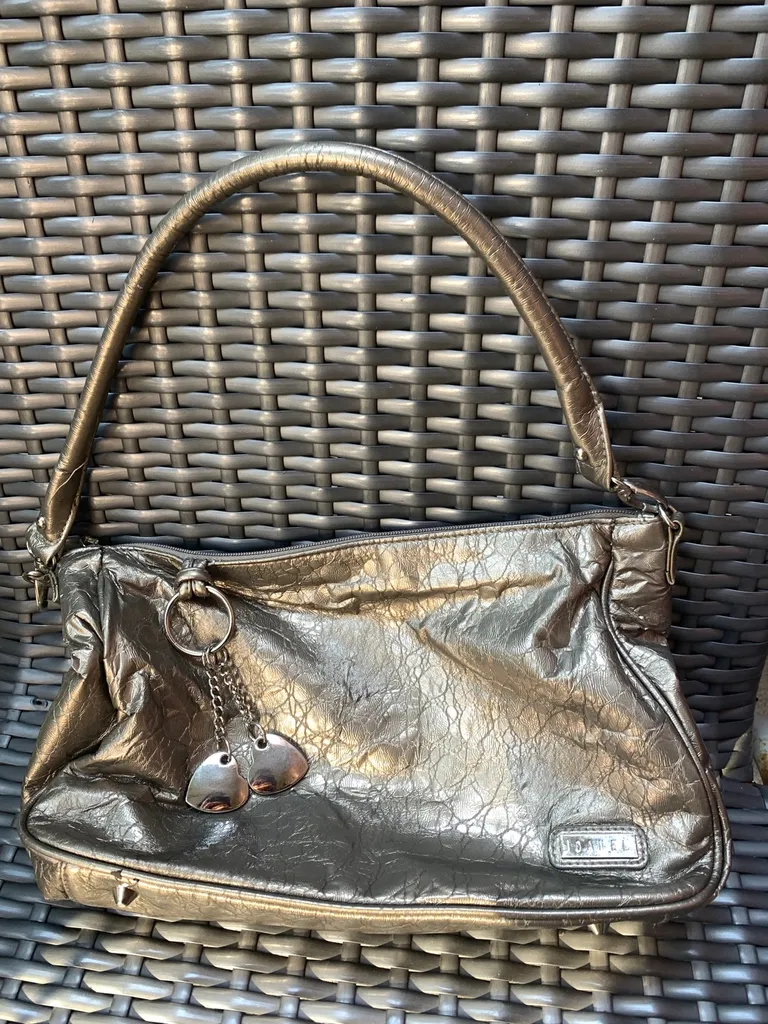 Silver/golden photo 1