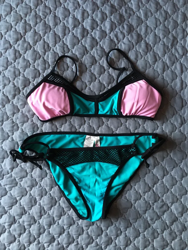 Sz S Swimsuit photo 1