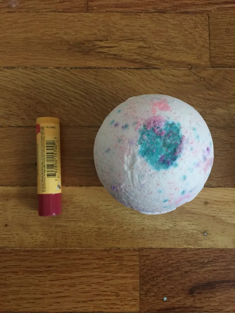 Lush Bath Bomb photo 1