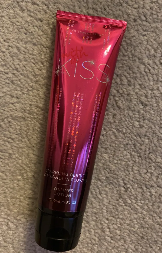 Victoria Secret Shimmer Lotion photo 1
