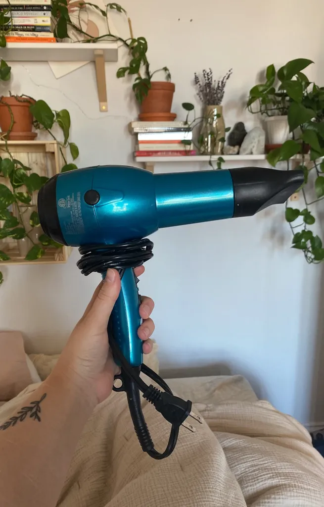barely used hairdryer! with diffuser photo 1