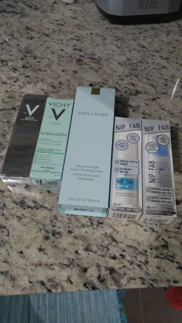 Bunz That Love Their Skin!!! All New Never Opened Skincare photo 1