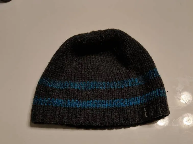 Grey and Blue Toque photo 1