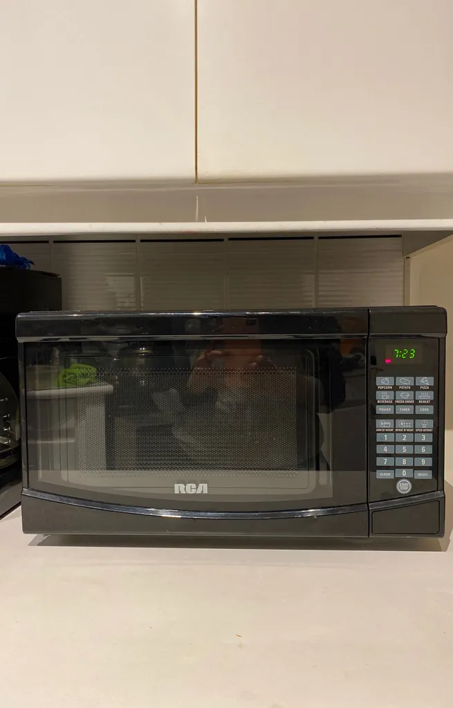 RCA Microwave photo 1