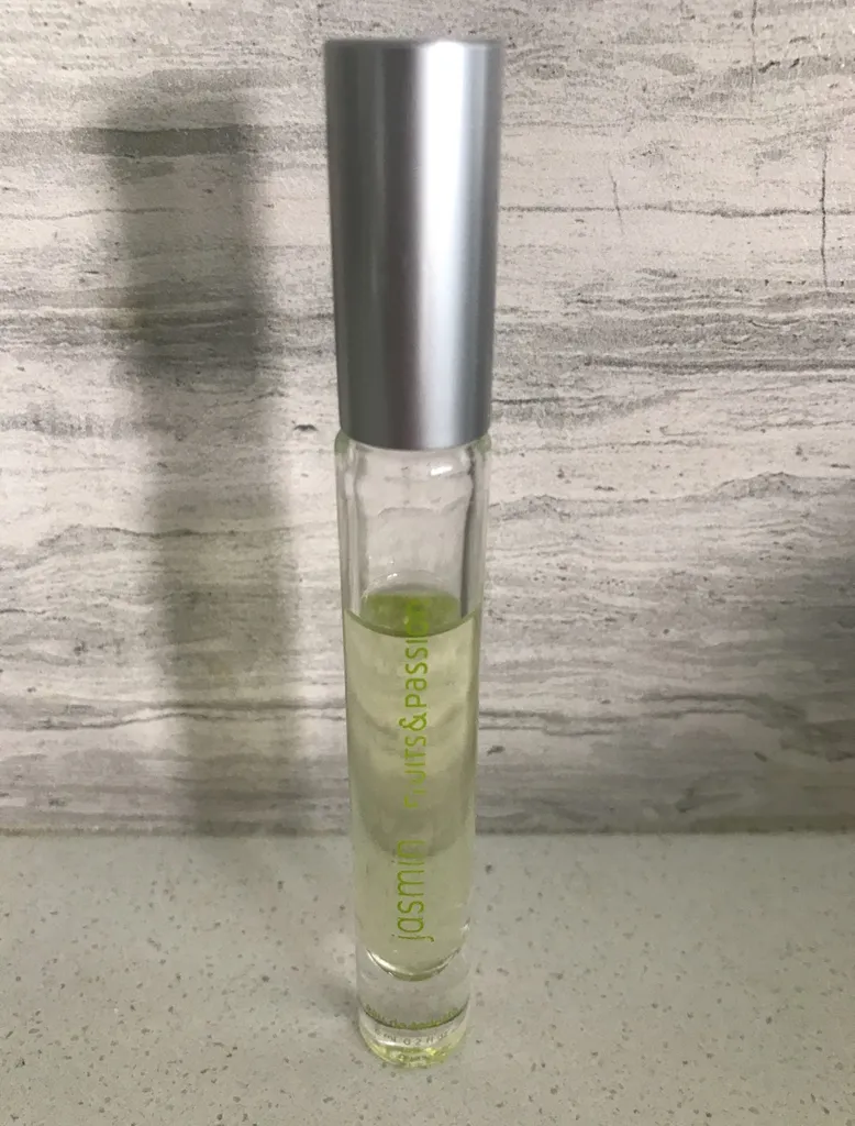 Free-Fruits And Passion Jasmin Roll On photo 1