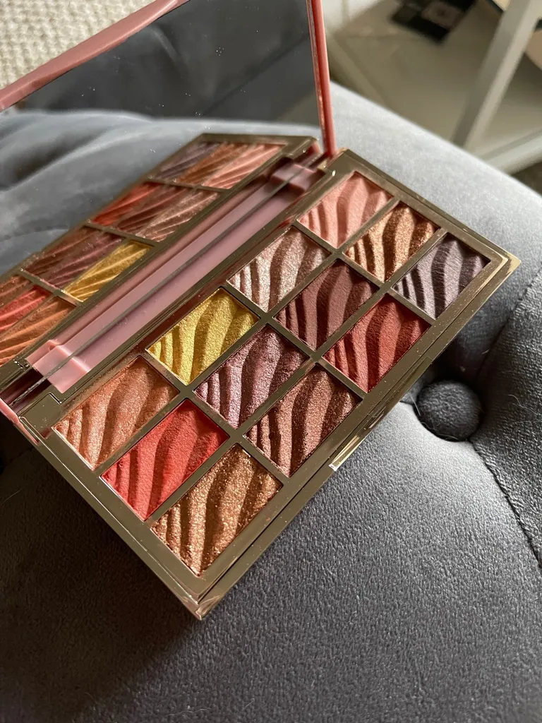 Ciate Velvet Palette photo 1