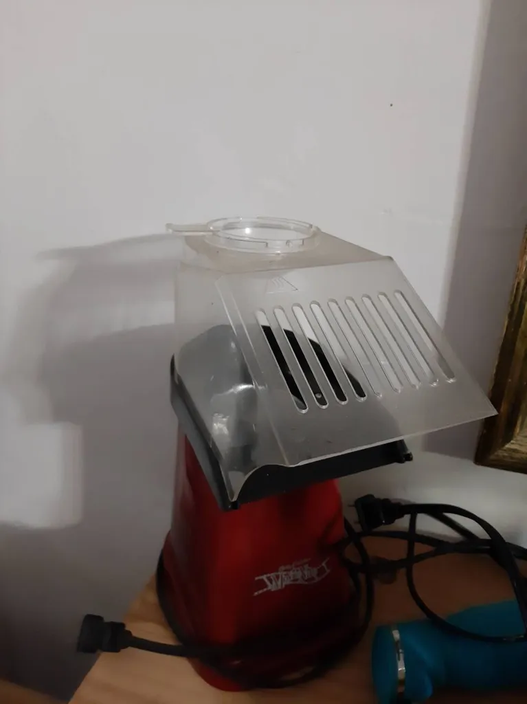 Betty Crocker Popcorn Maker photo 1