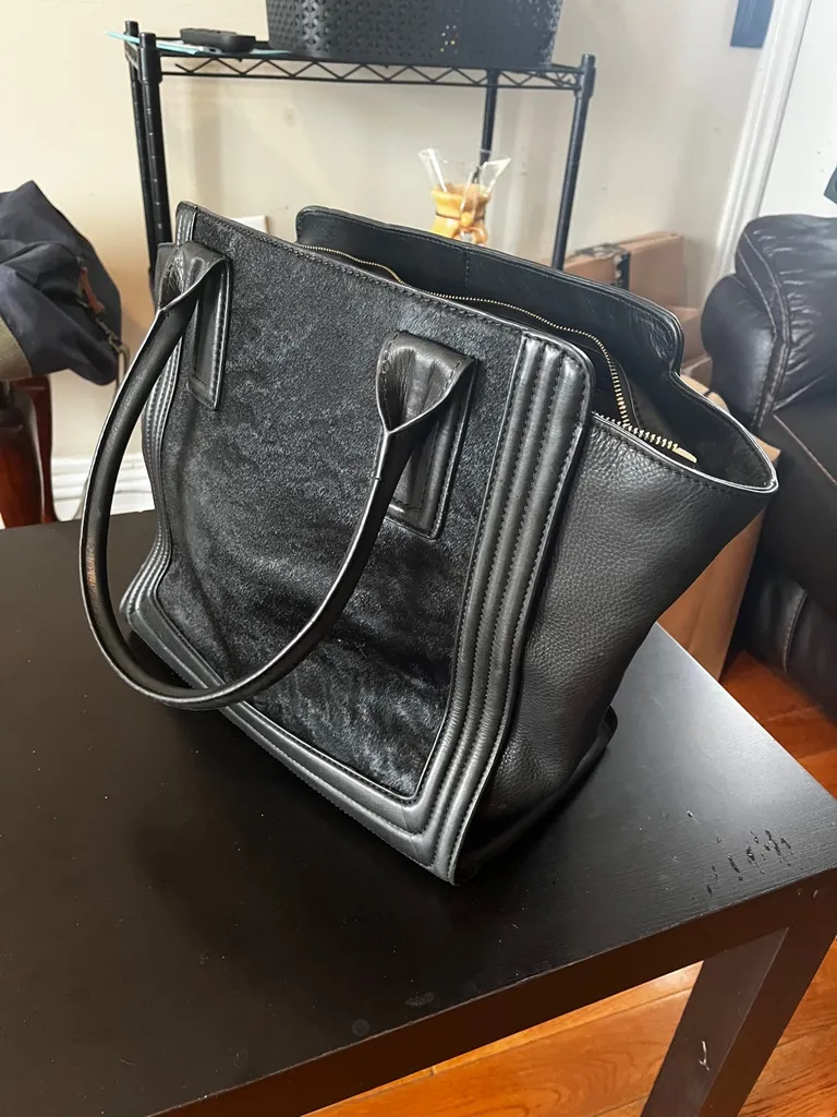 Danier Leather Bag photo 1