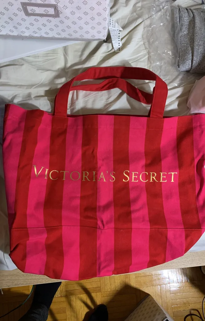 Victoria Secret Weekender/Beach Bag photo 1