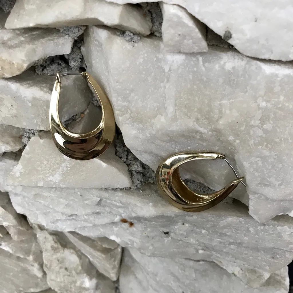 Gold Metal Earrings photo 1